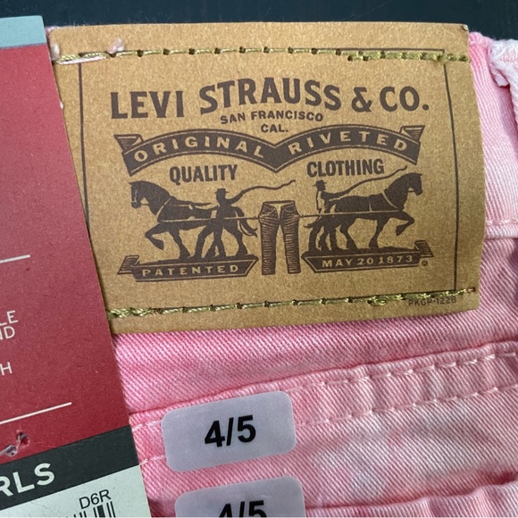 2/$30 Levi’s pink jean shorts girls size 4 or size 5 NWT - Picture 5 of 13